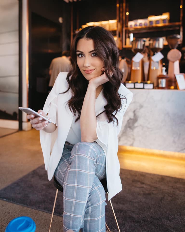 Karina Eskandary – Singer/songwriter